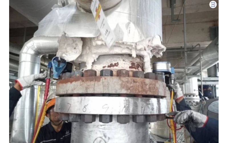 液压扳手是不是必须泵站和扳手两人配合才能正常作业？